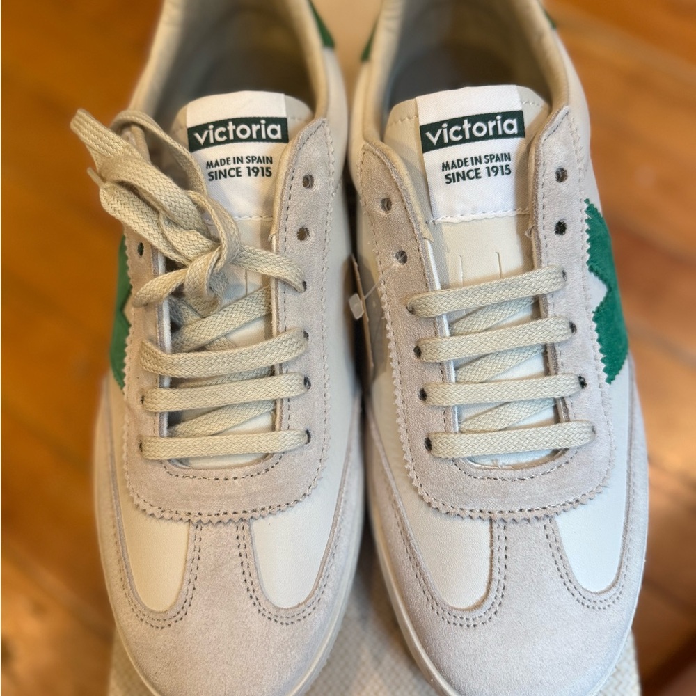New in box Women's Victoria Cream and Green Sneakers
